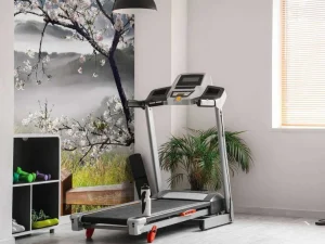 Sale Berg met brug naar Bloesem fotobehang Bloemen