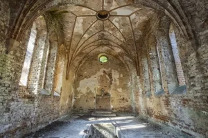Discount Binnenkant oude kerk fotobehang Architectuur