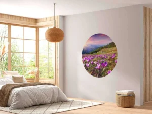 Fashion Bloemenveld van krokussen in de bergen fotobehang Bloemen