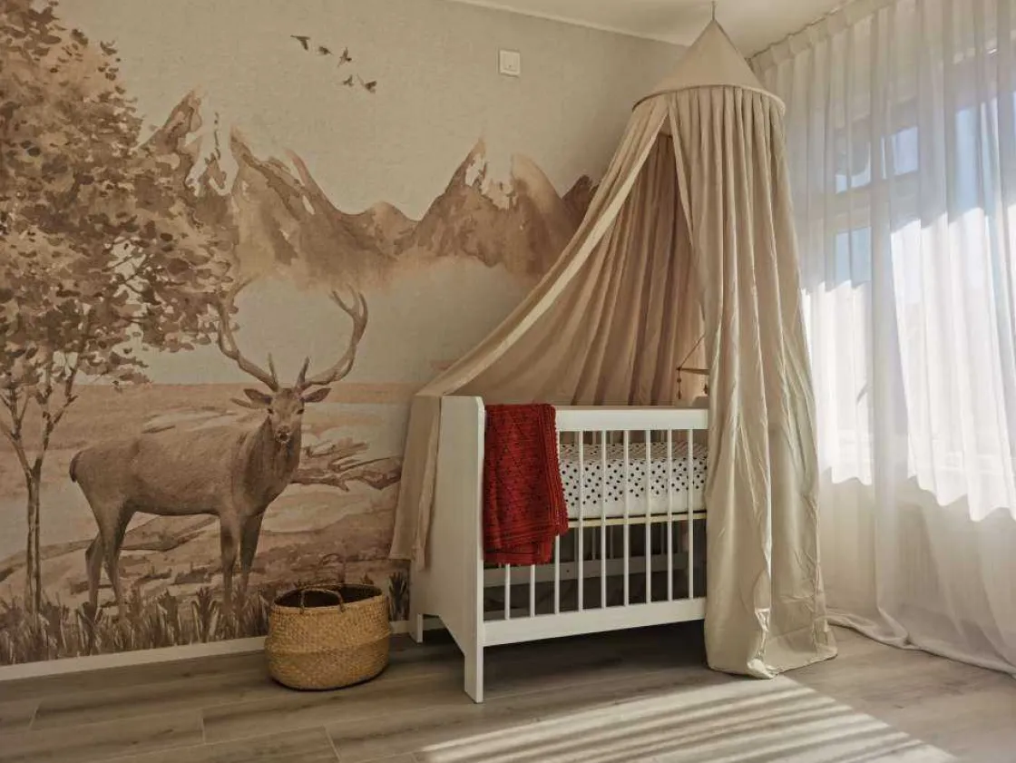 bos_met_dieren_in_taupe_1.webp Online Bos met dieren in taupe Kinderkamer | Dieren