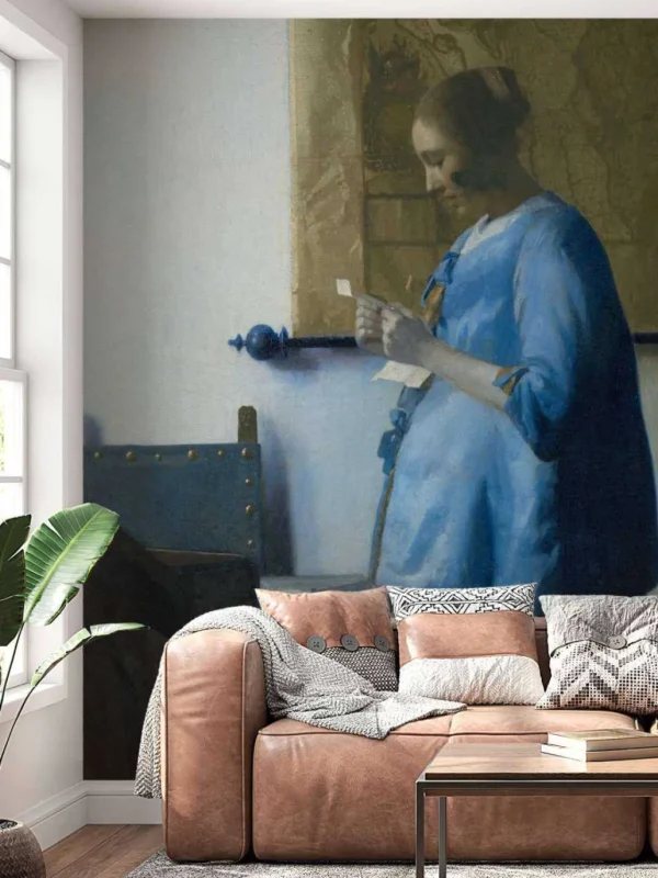 Online Brieflezende vrouw in het blauw fotobehang Kunst & Design