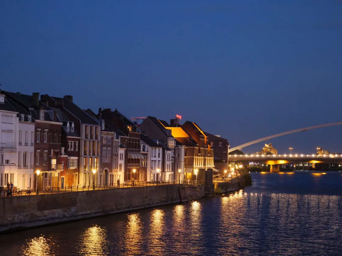 de_hoge_brug_in_de_avond__0.webp Clearance De Hoge Brug in de avond fotobehang Architectuur