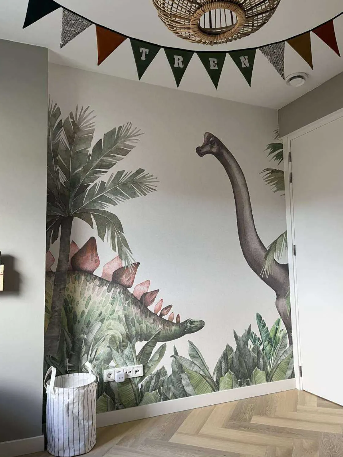 dinosaurussen_in_de_jungl_1.webp Outlet Dinosaurussen in de jungle Kinderkamer | Dieren