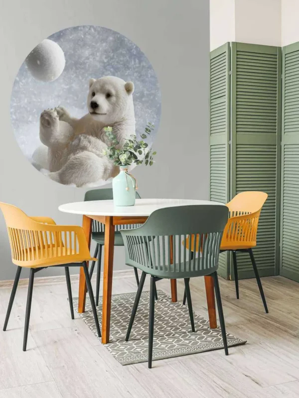 Outlet Een ijsbeer speelt met een sneeuwbal fotobehang Babykamer | Dieren