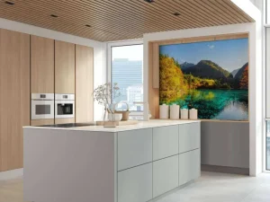 New Een uniek meer tussen de bergen fotobehang Bloemen