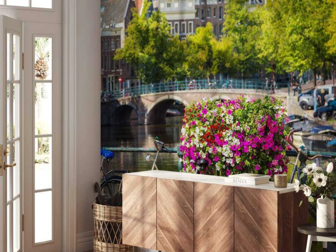 fietsen_op_een_amsterdams_4.webp Online Fietsen op een Amsterdamse brug fotobehang Steden | Architectuur