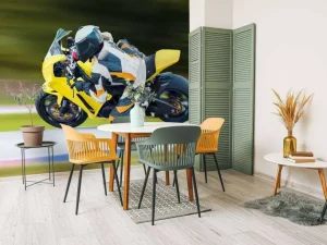 Best Gele motor maakt een scherpe bocht fotobehang Tienerkamer | Transport