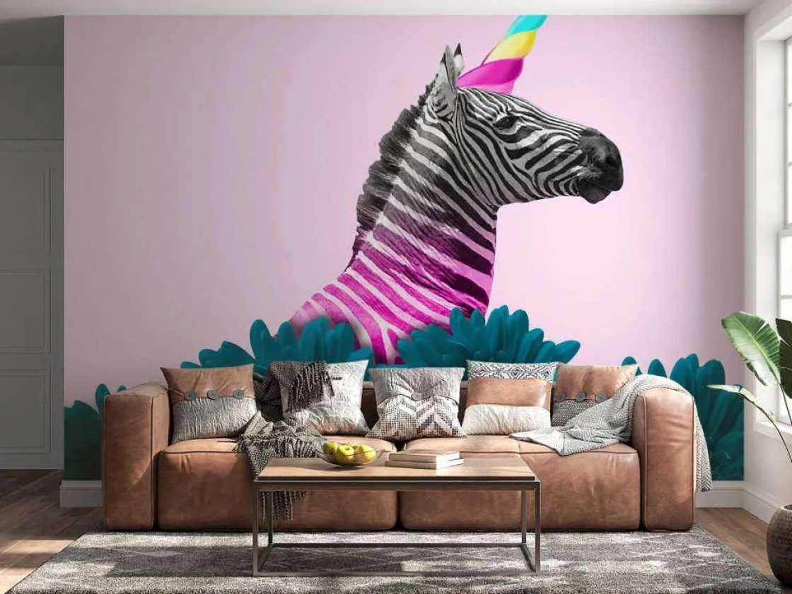 kruising_van_een_zebra_en_2.webp Discount Kruising van een zebra en eenhoorn met blauw-paarse bloemen fotobehang Dieren | Bloemen