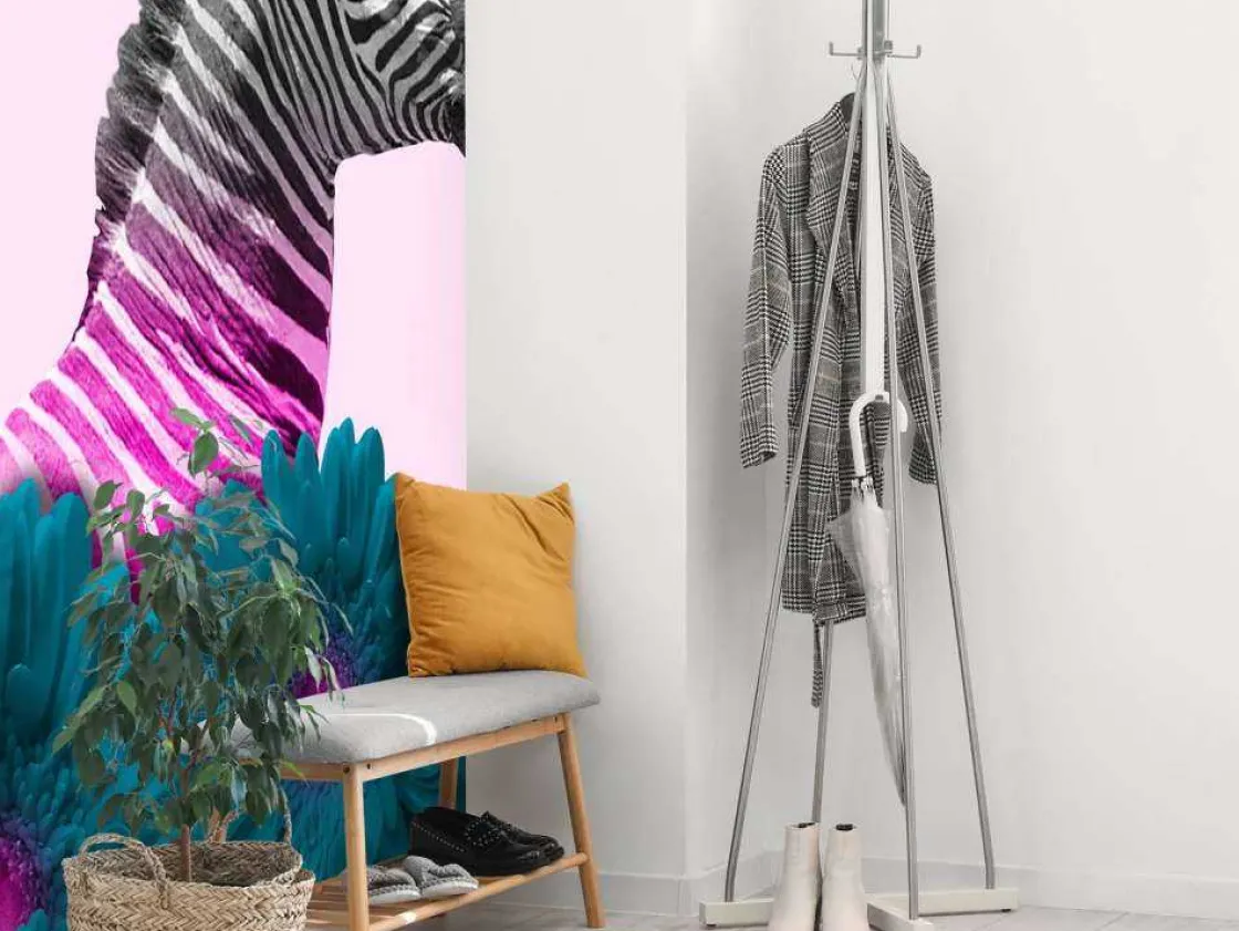 kruising_van_een_zebra_en_4.webp Discount Kruising van een zebra en eenhoorn met blauw-paarse bloemen fotobehang Dieren | Bloemen