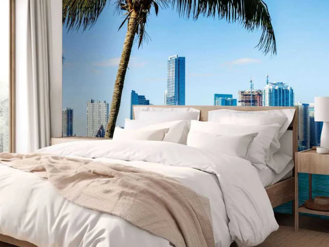 miami_skyline_met_een_pal_1.webp New Miami skyline met een palmboom op de voorgrond fotobehang Architectuur