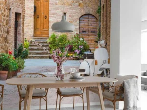 Discount Oud Italiaans stadje met een oude scooter fotobehang Architectuur