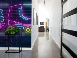 Fashion Rolschaats neon logo fotobehang Tienerkamer