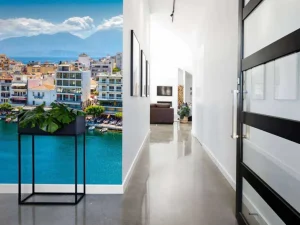 Online Rustgevende baai op Kreta fotobehang Architectuur