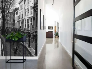 Hot Utrechtse gracht in zwart-wit fotobehang Architectuur