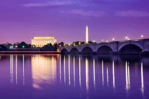 New Washington met een paars effect fotobehang Architectuur